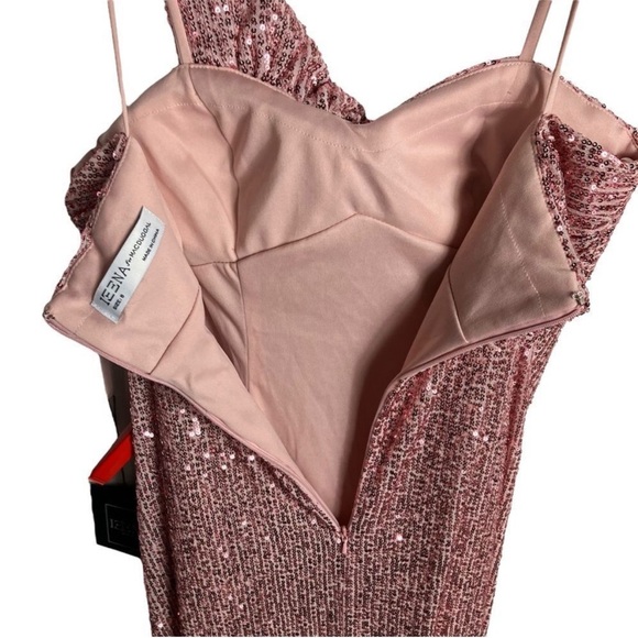 Tag attached Mac Duggal Pink Sequin Gown - Size 8 - Picture 5 of 10